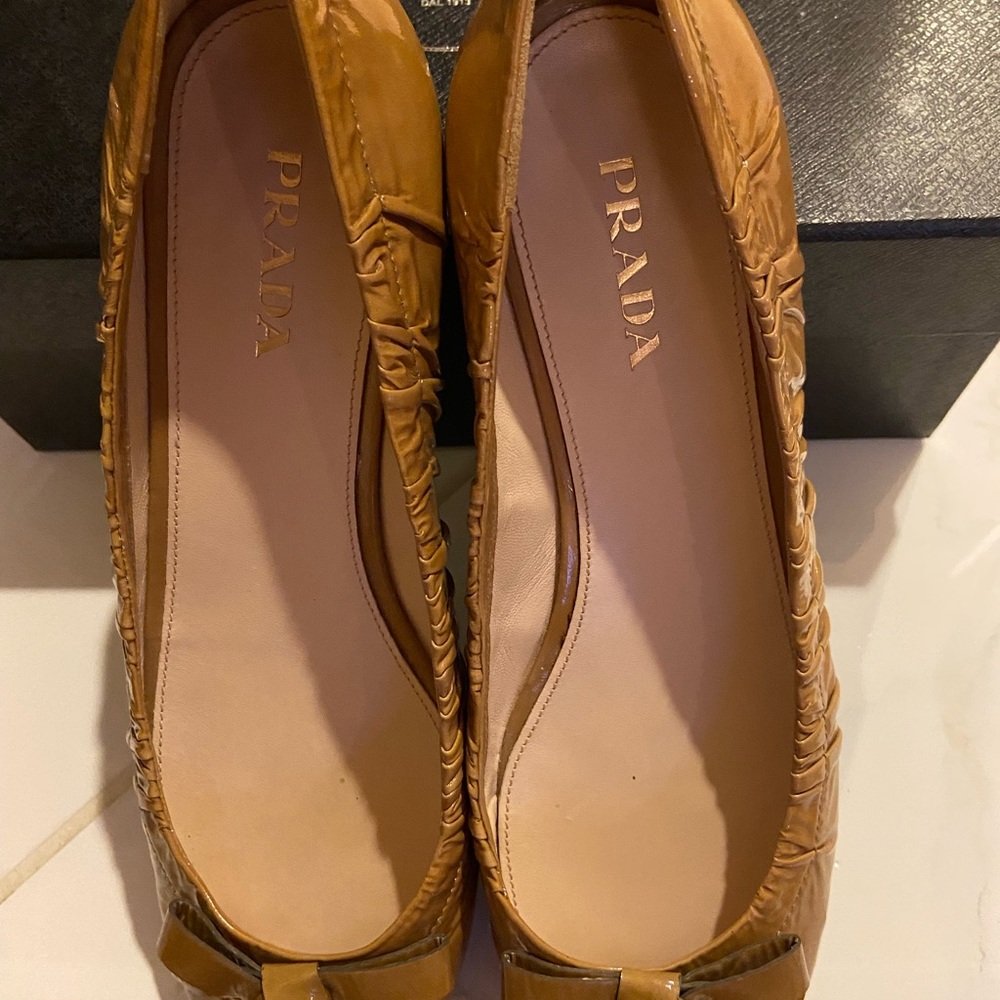Beautiful Prada ballet flats unique color